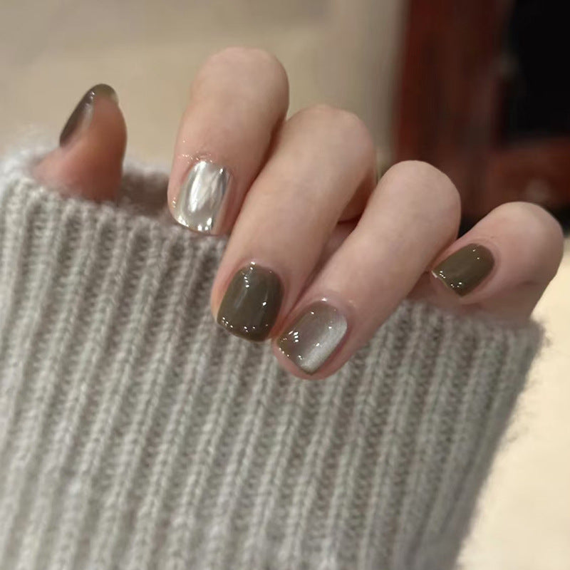 silver/ grey glossy reusable press-on nails by Nailed It
